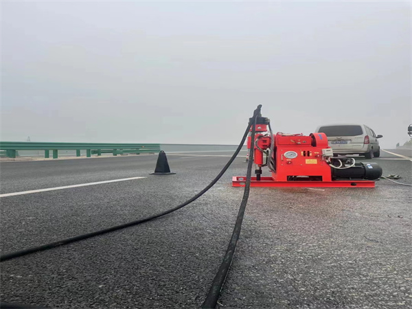 云城马路路基路面开裂下沉注浆加固灌浆