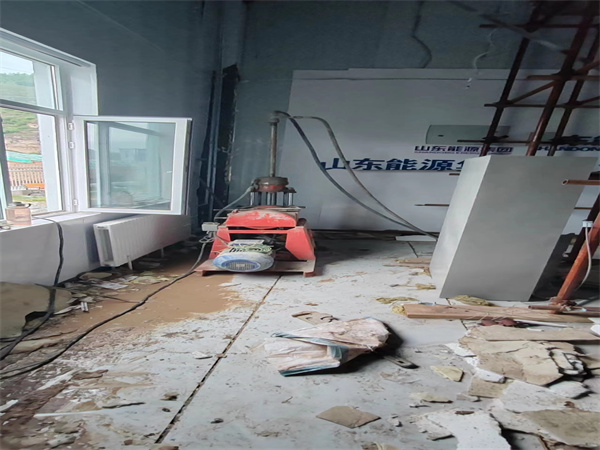 云城地基基础下沉墙体裂缝加固注浆顶升施工